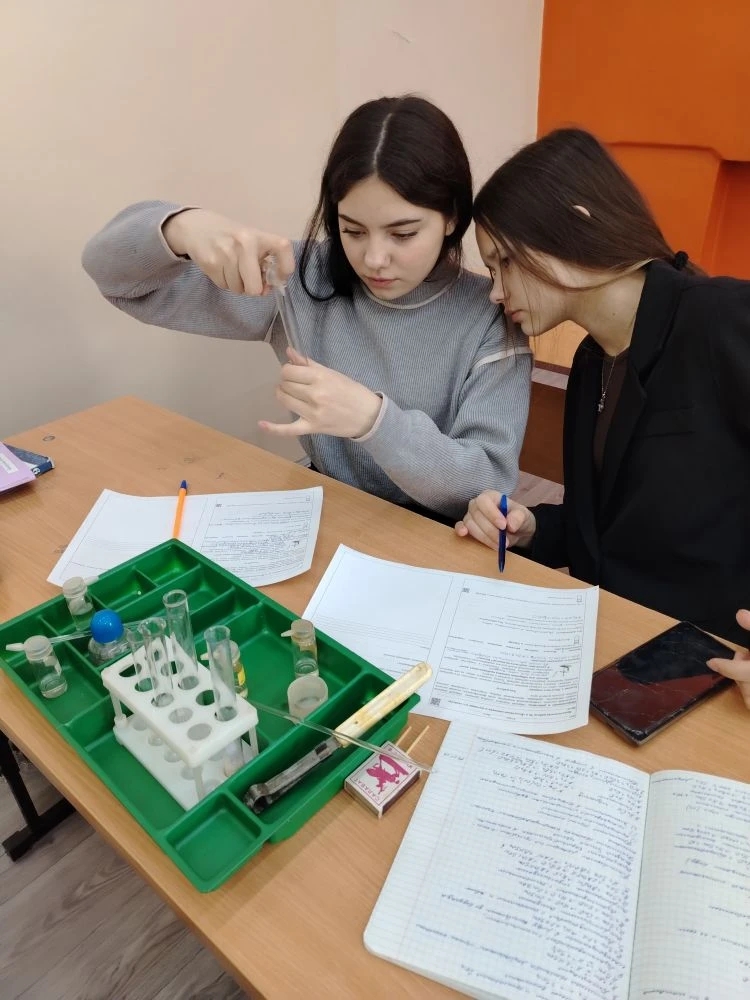 «Получение аммиака и изучение его свойств».